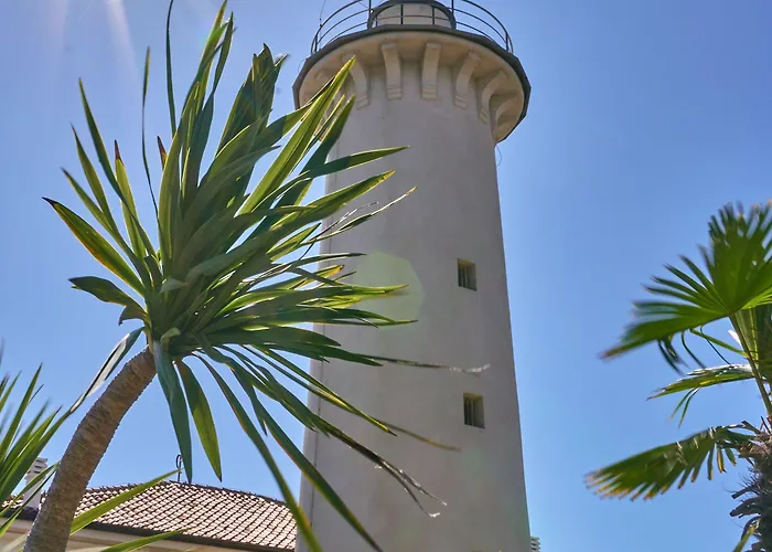 Cozy Two-bedroom In A Seafront Building *