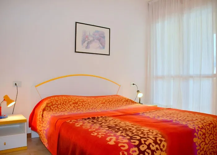 Διαμέρισμα Cozy Two-bedroom In A Seafront Building